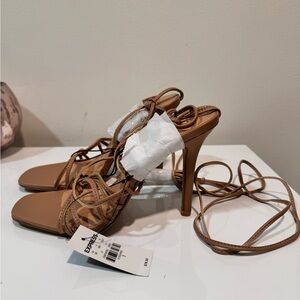 Express NWT Women’s Strappy lace Up Heels